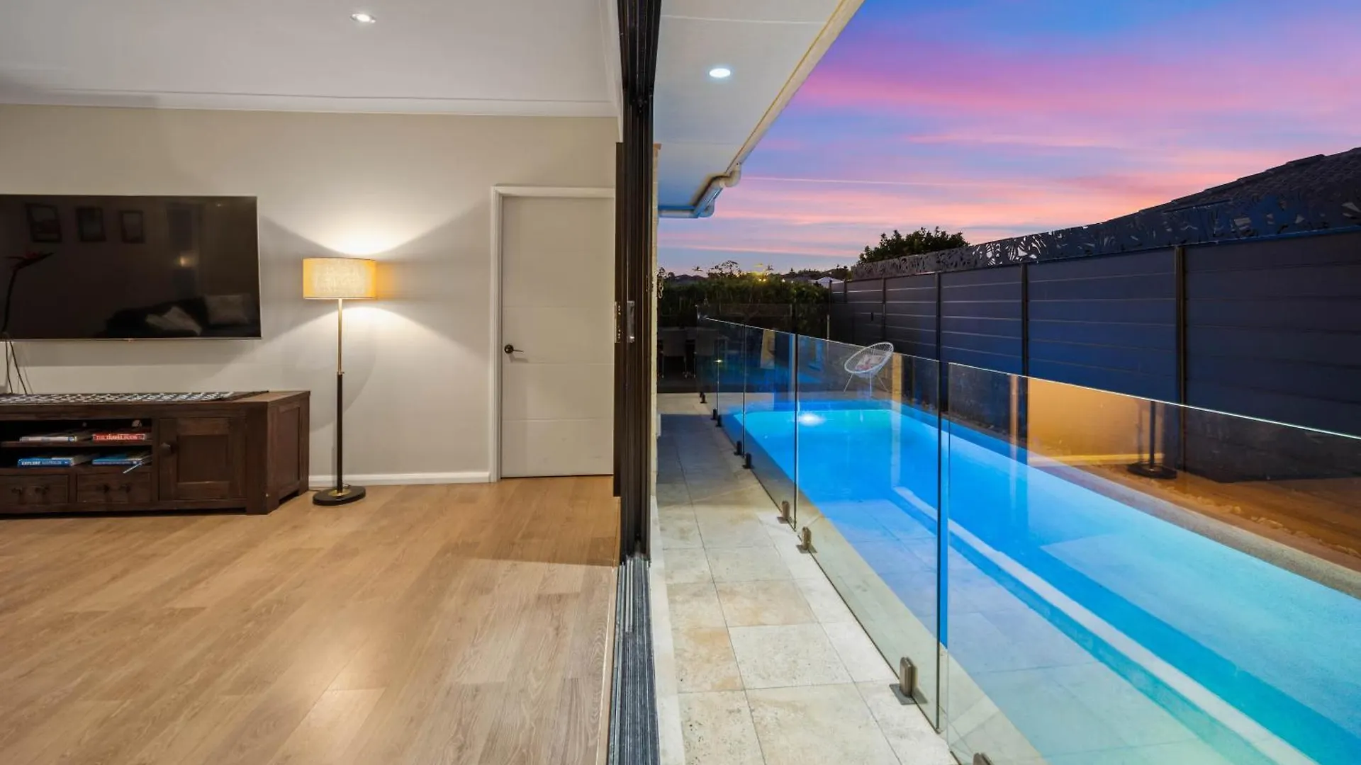 Holiday home Charming Group Getaway - 9 Mins To Burleigh Beach Gold Coast