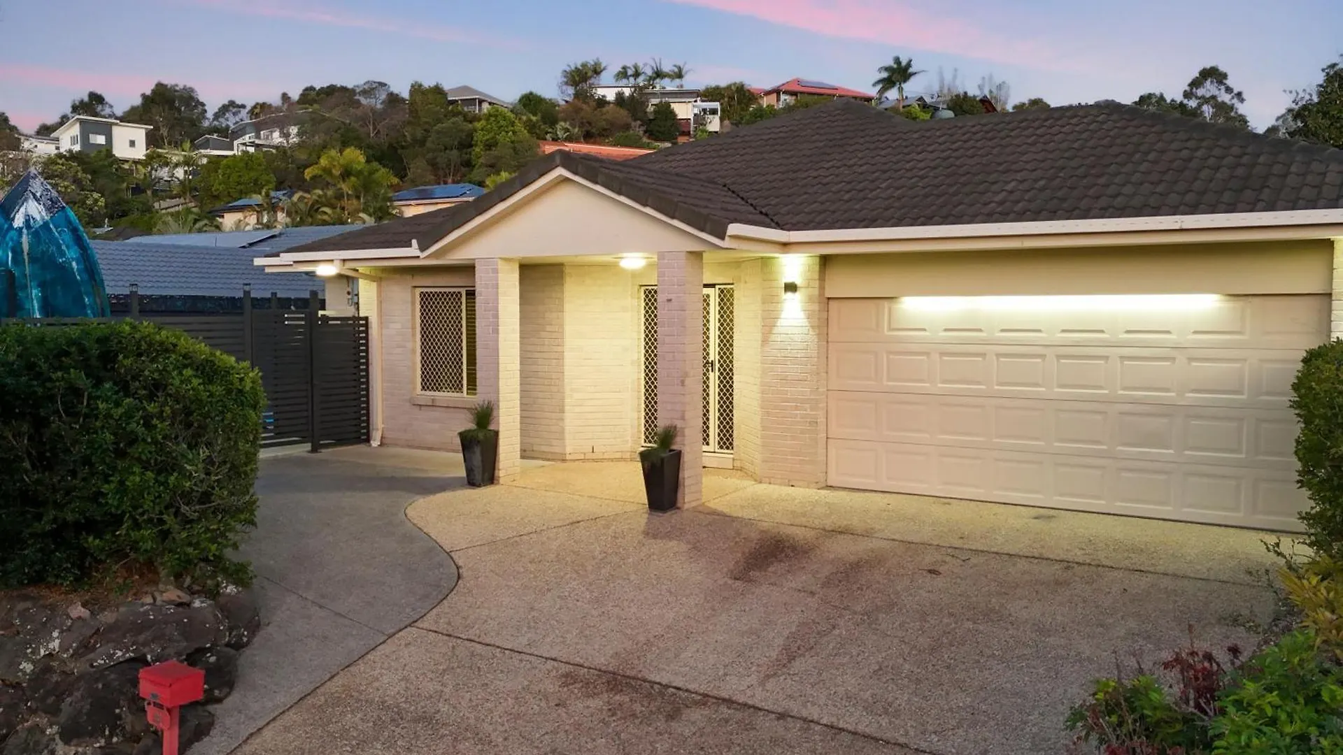 Charming Group Getaway - 9 Mins To Burleigh Beach Gold Coast