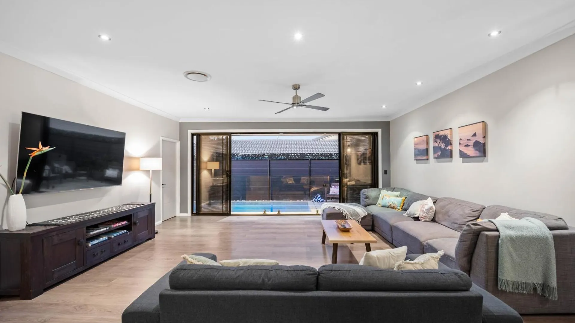 Charming Group Getaway - 9 Mins To Burleigh Beach Gold Coast Holiday home