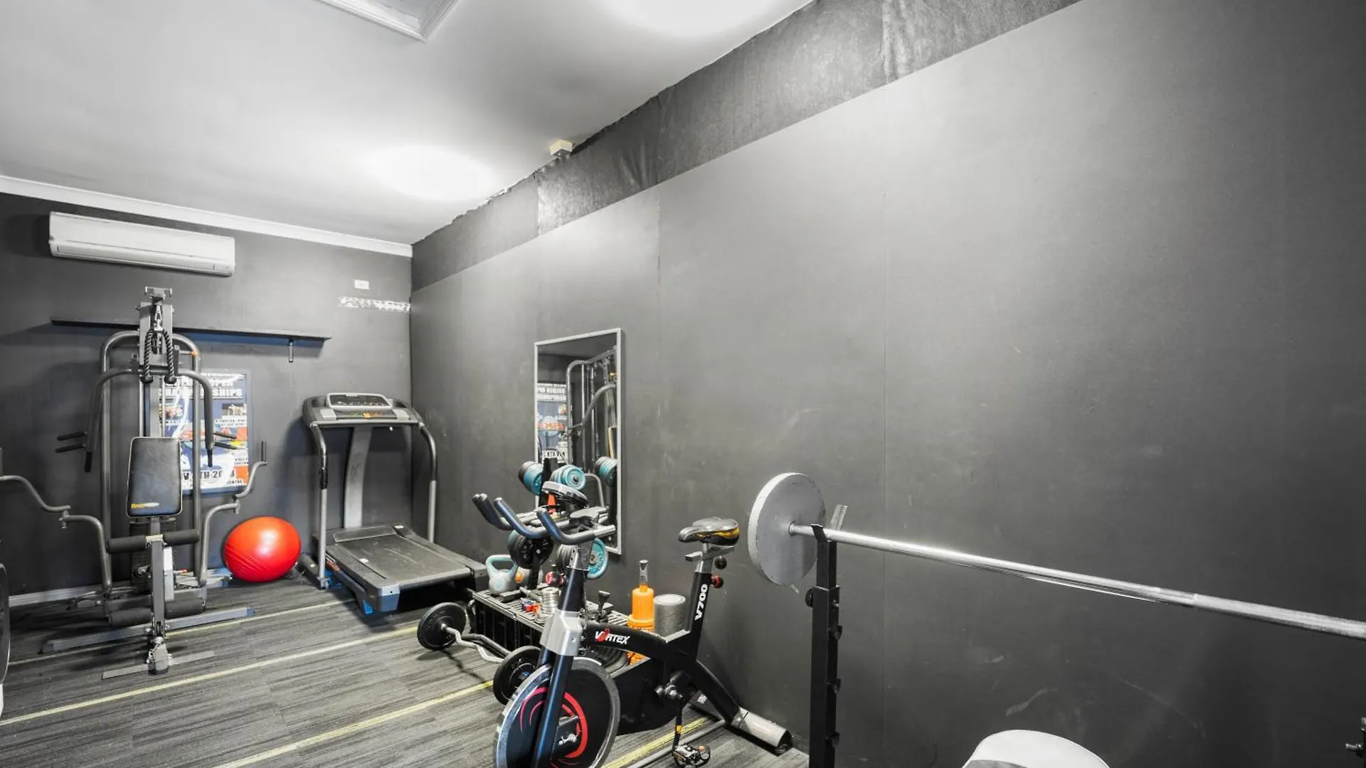 Charming Group Getaway - 9 Mins To Burleigh Beach Gold Coast