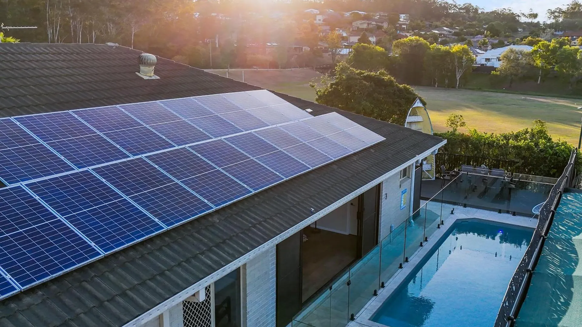 Holiday home Charming Group Getaway - 9 Mins To Burleigh Beach Gold Coast
