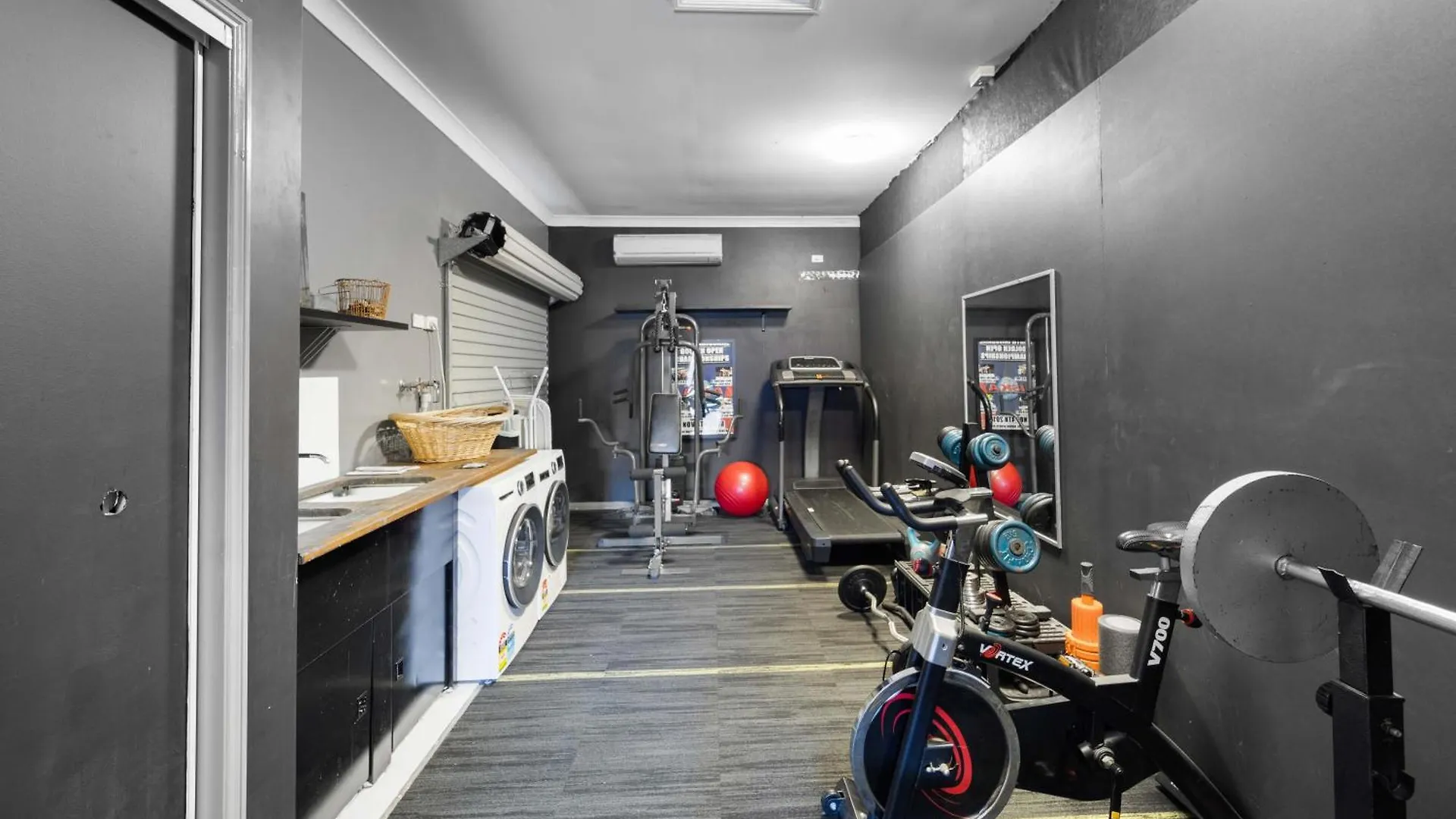 גולד קוסט Charming Group Getaway - 9 Mins To Burleigh Beach בית נופש גולד קוסט