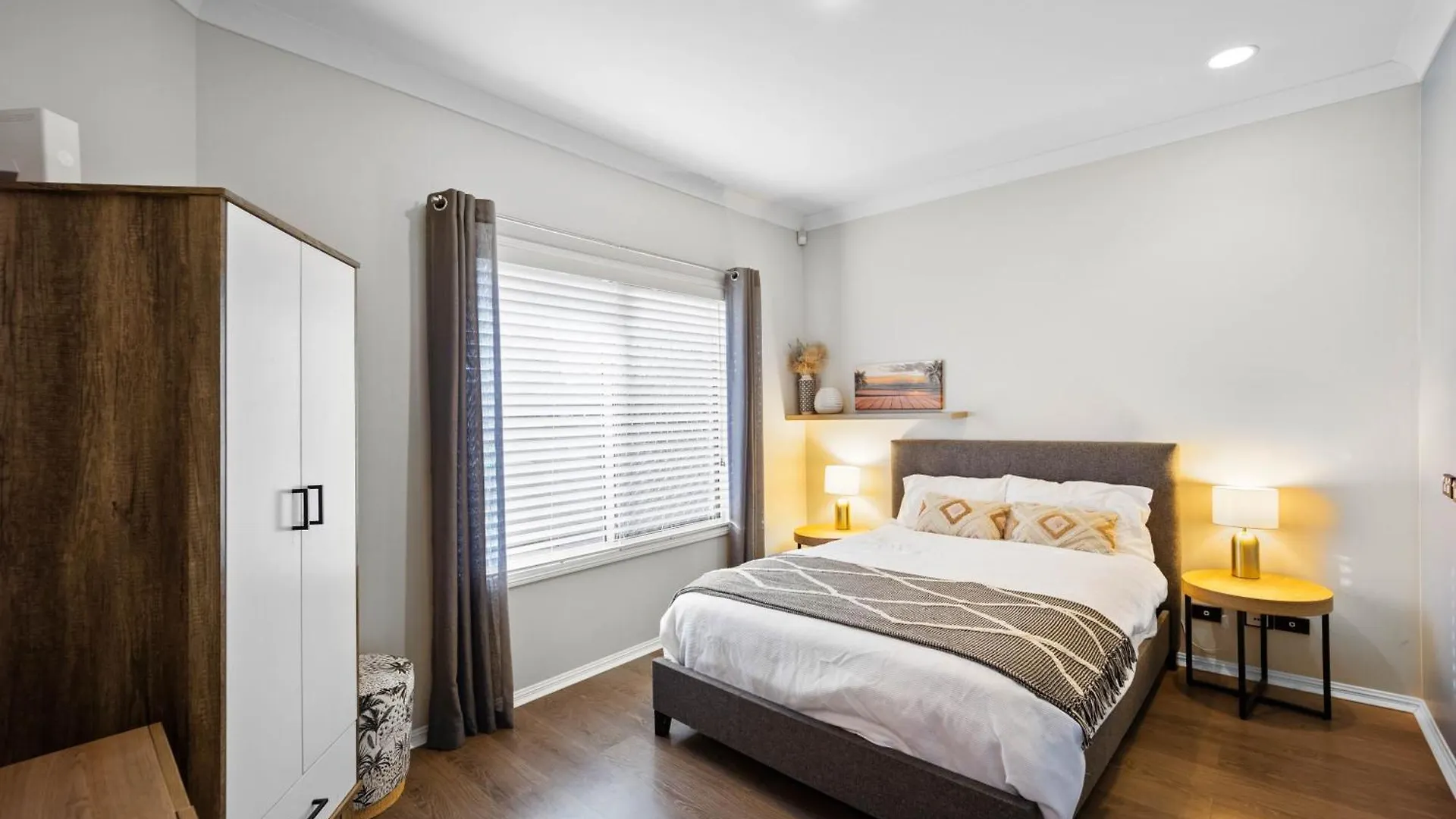 גולד קוסט Charming Group Getaway - 9 Mins To Burleigh Beach גולד קוסט